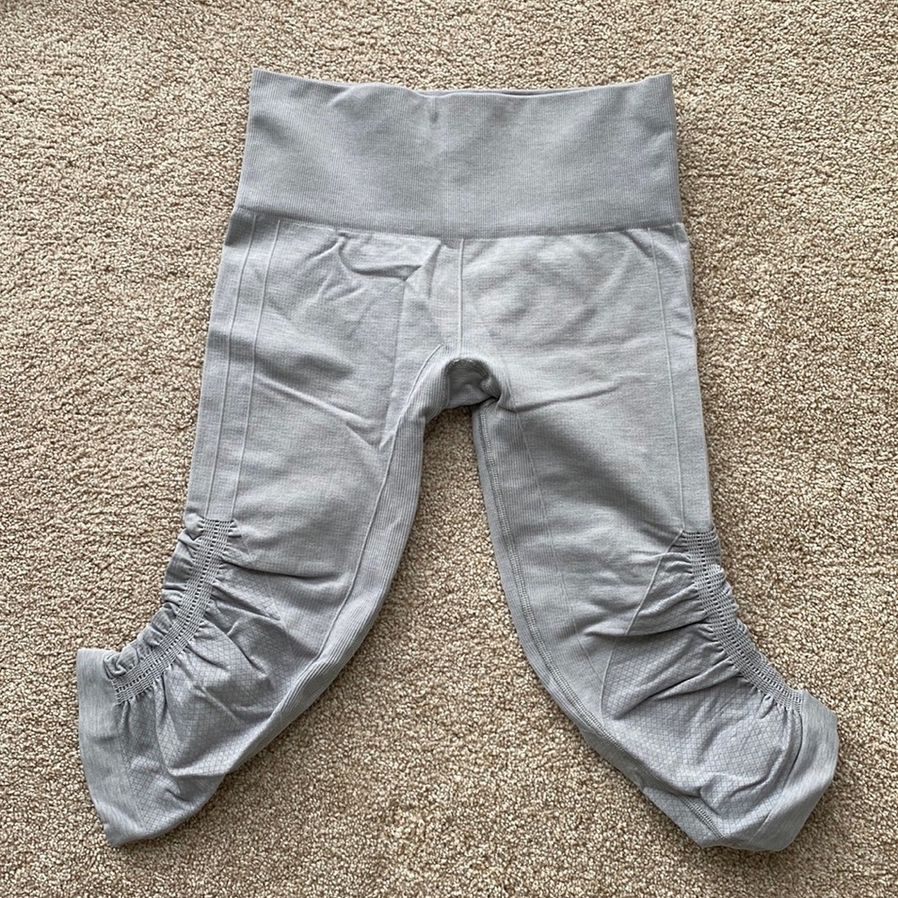 Lululemon cropped leggings XS